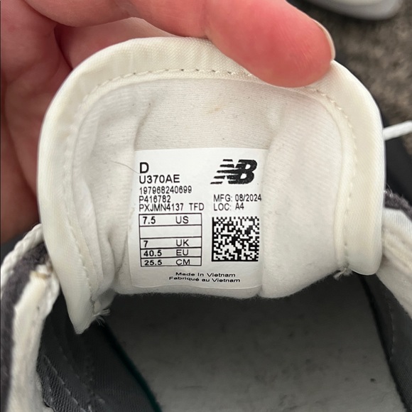 New Balance | Men’s Shoes - Picture 6 of 6